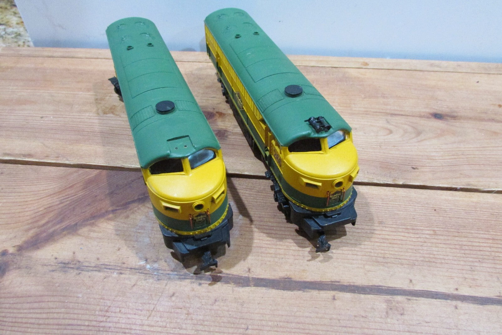 HO Scale AHM Power & Dummy Reading Lines Diesel Locomotives  Lot#3661
