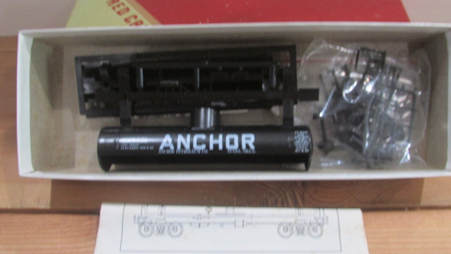 Ho Scale Red Caboose 10,000Gallon Tank Car Kit Anchor Lot#0180