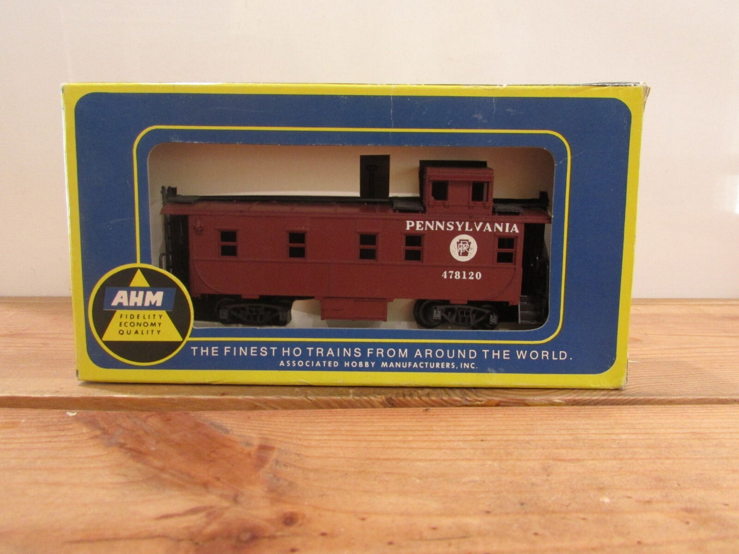 HO Scale Vintage AHM Caboose Car#478120 Pennsylvania Lot#0748