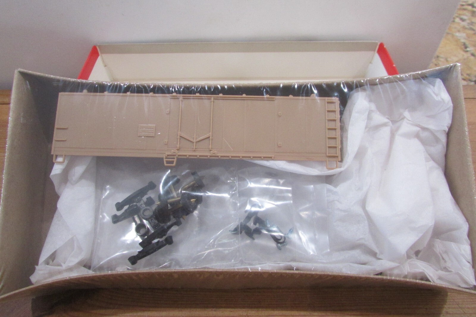 HO Scale Walthers 932-2500 40ft Steel Reefer Undecorated Wal4517