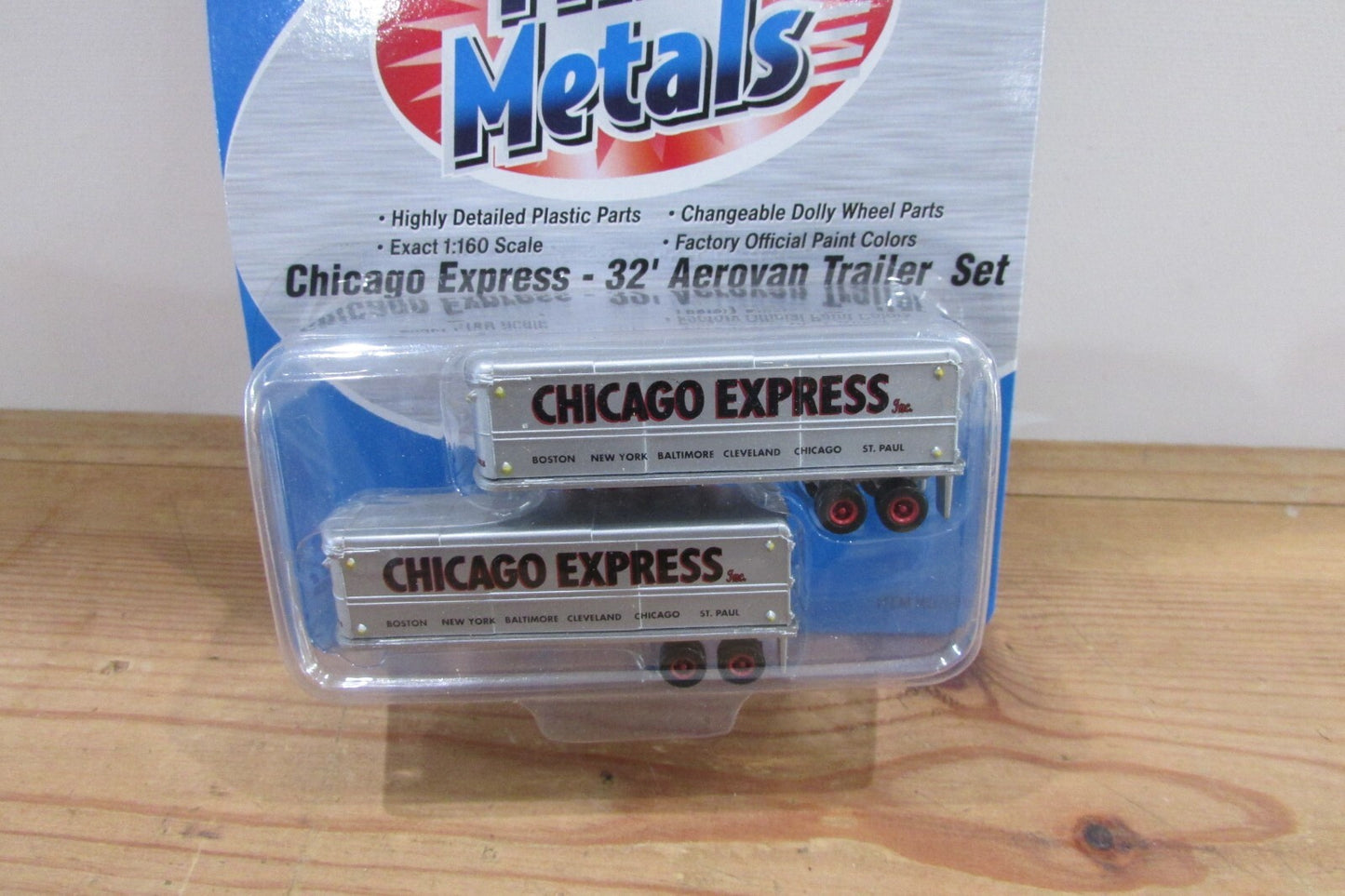N Scale Classic Metal Works 51104 Chicago Express 32' Aerovan Trailer Ser
