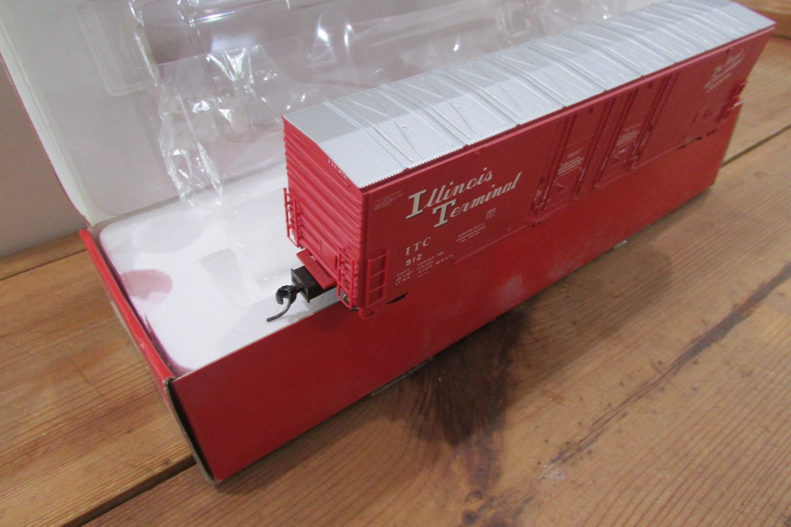 HO Scale Atlas 1772-2 Evans Double Plug Door Box Car  ATL4929