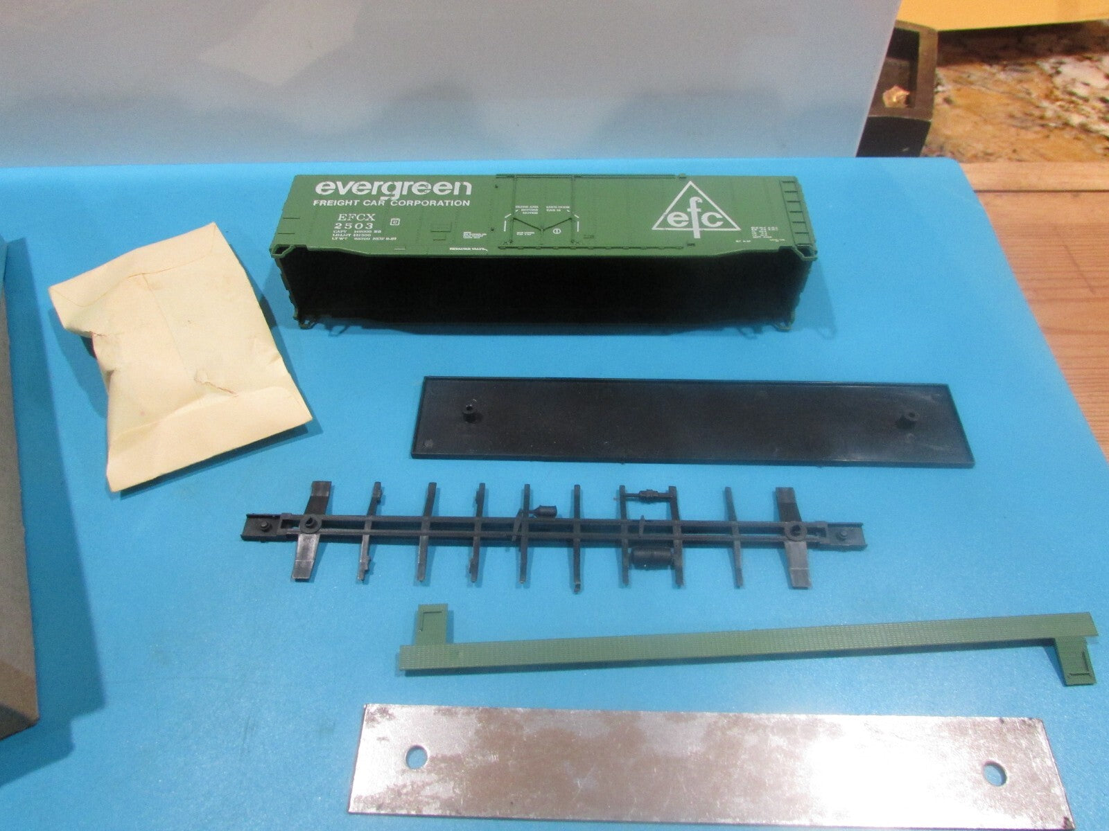 HO Scale Athearn 5272 50ft Plug Door EVERGREEN Car Kit