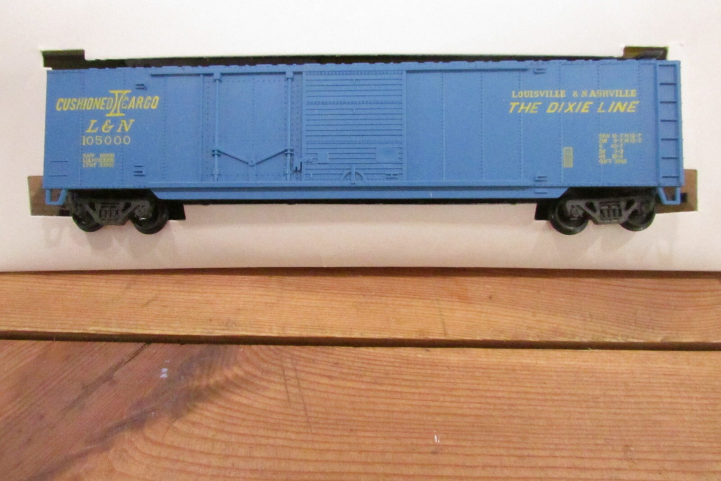 HO Scale AHM 5422F 50ft  Combination Box Car L&N "The Dixie Line"