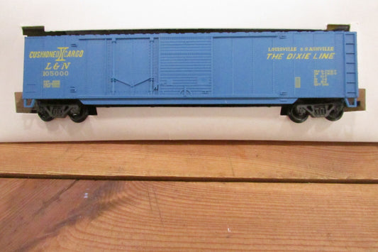 HO Scale AHM 5422F 50ft  Combination Box Car L&N "The Dixie Line"