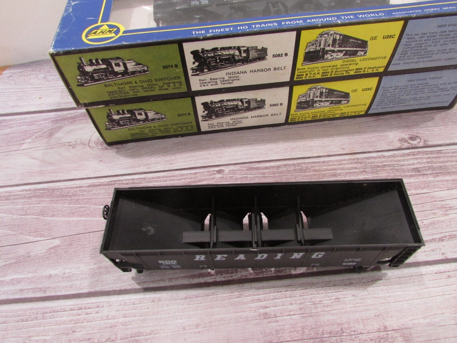 HO Scale AHM 5272 (3) Open Hopper Cars  Reading Lot#3063
