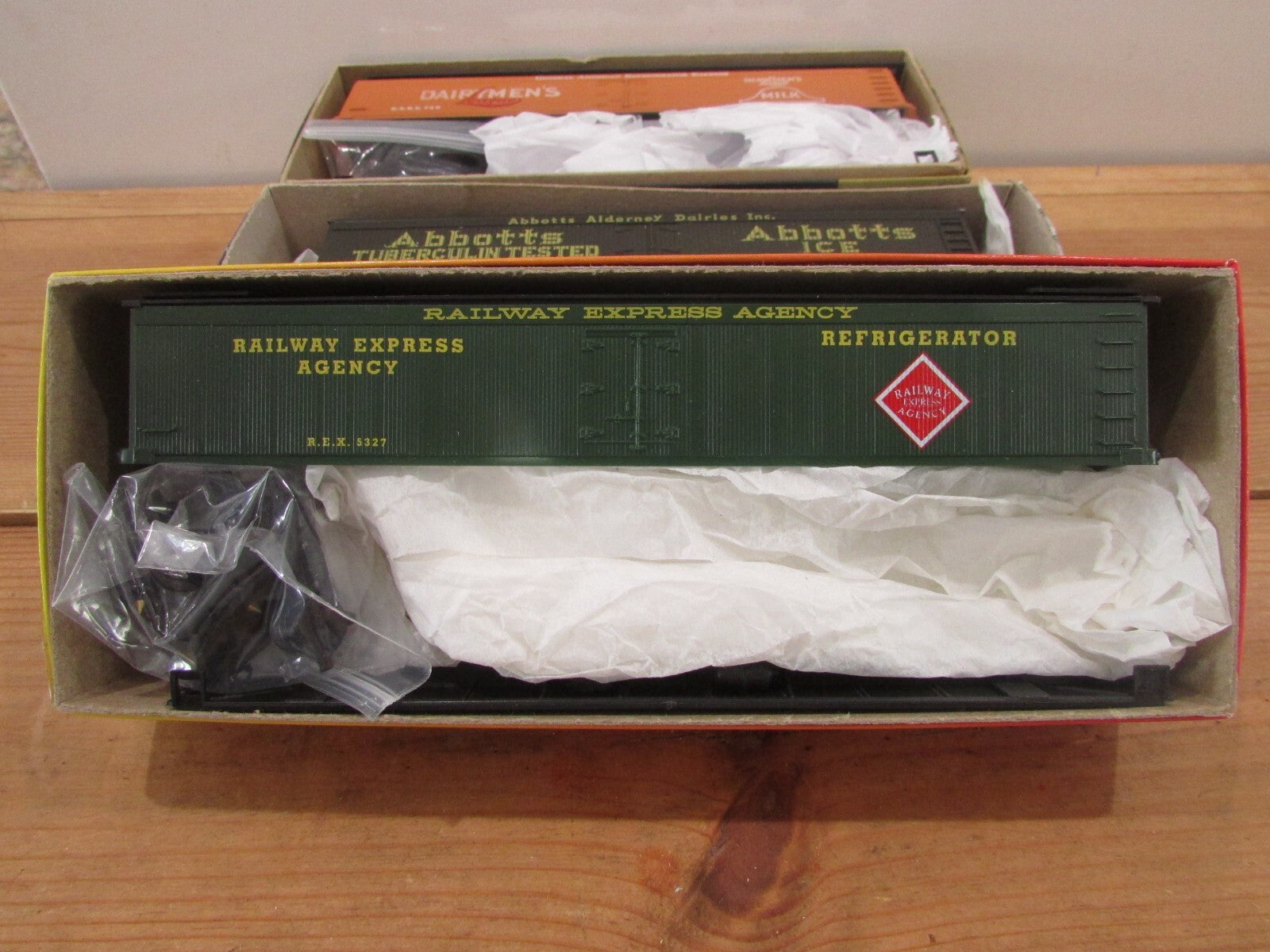 HO Scale Roundhouse Assorted Reefer Freight Cars Kits (3) Lot#1991