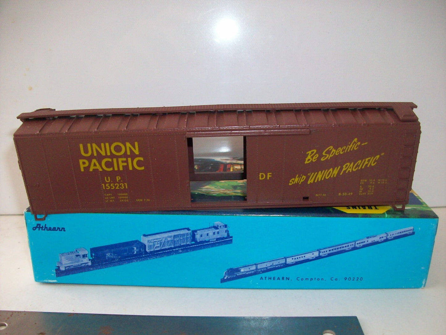 HO Scale Athearn/Branchline Trains  50' Single Door Boxcar Union Pacific