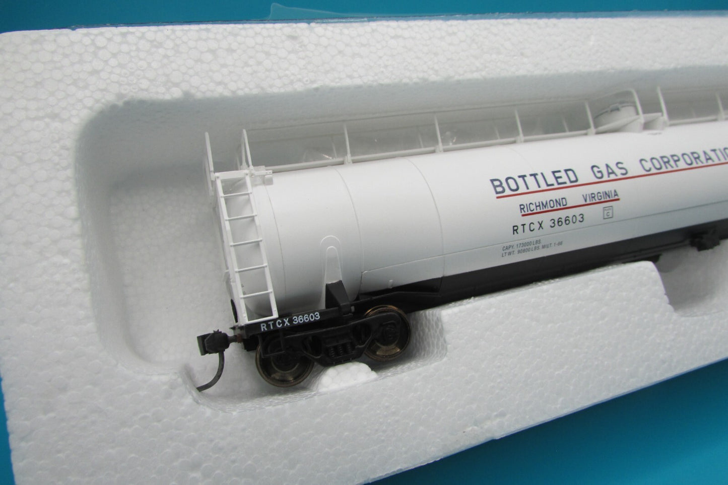 HO Scale Atlas 1727-3 ACF 33,000 Gallons Tank Car   A4428
