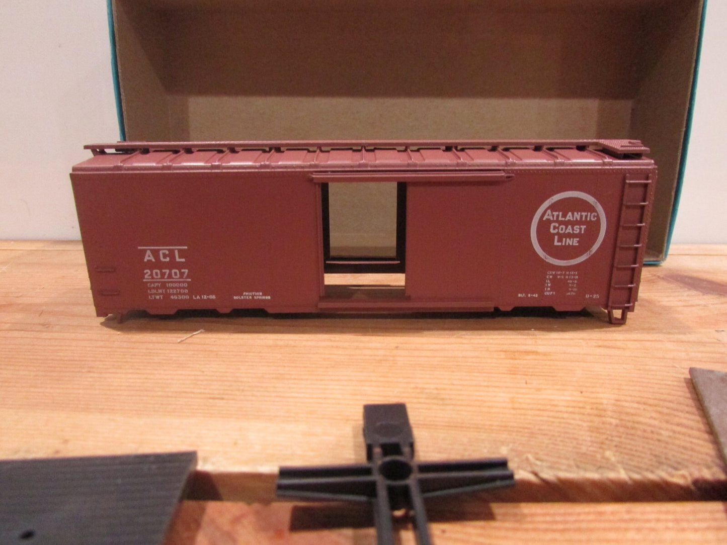 HO Scale Athearn 5001 40ft Box Car Kit ACL