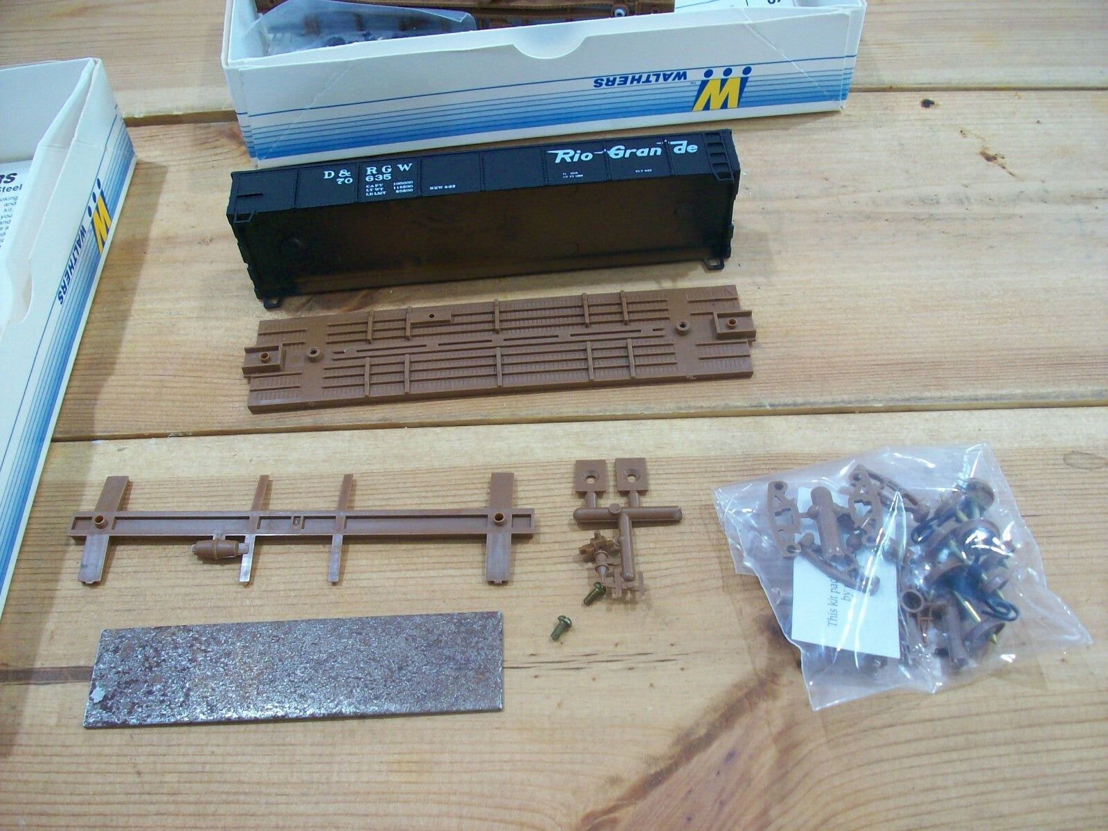 HO Scale Walthers Four Assorted Freight Cars Kits Lot#4075