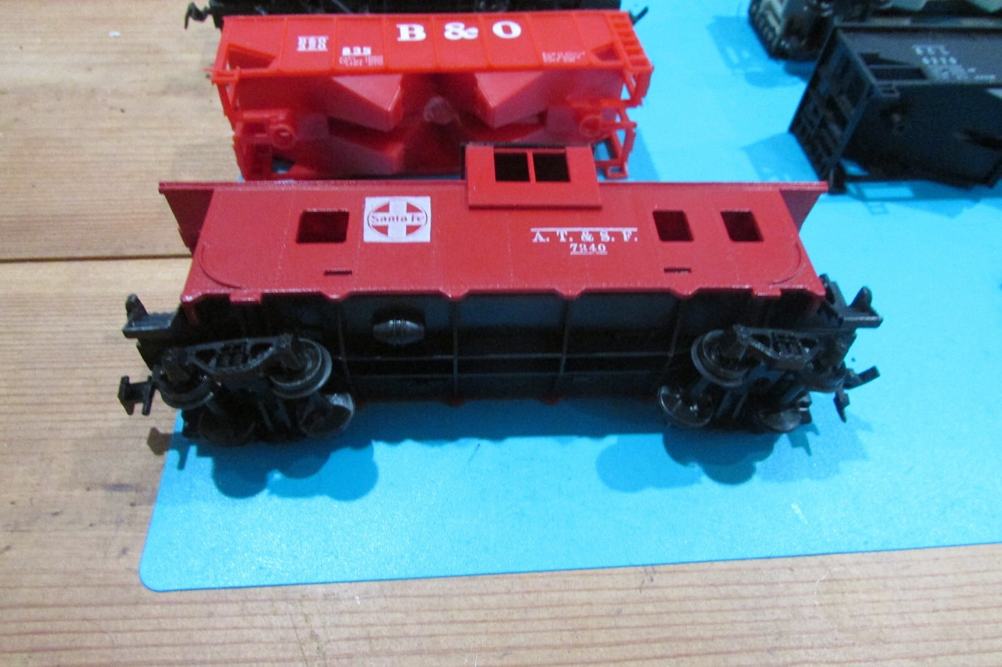 HO Scale Assorted Different Brands Shell and Part Lot#2559