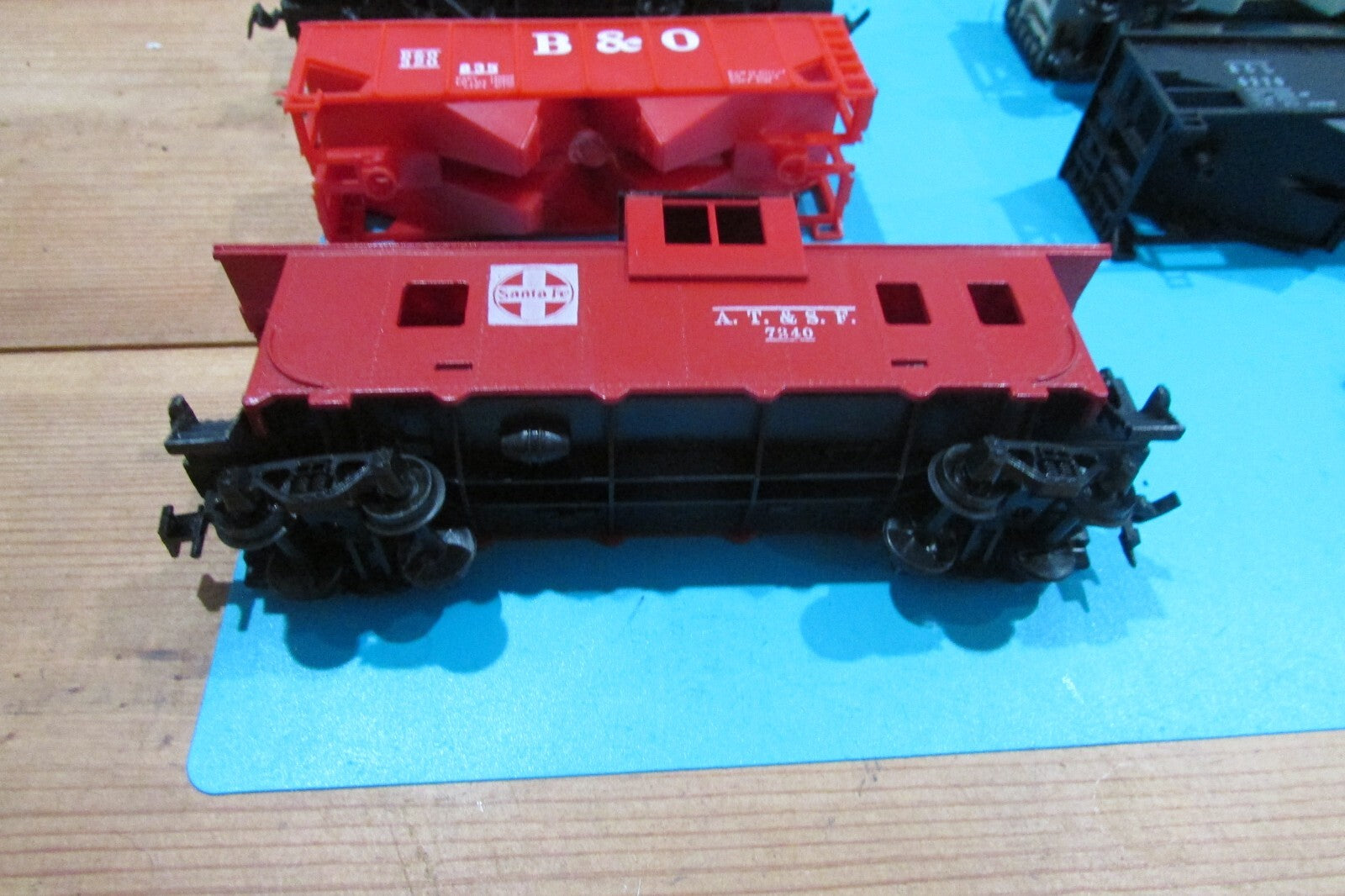 HO Scale Assorted Different Brands Shell and Part Lot#2559