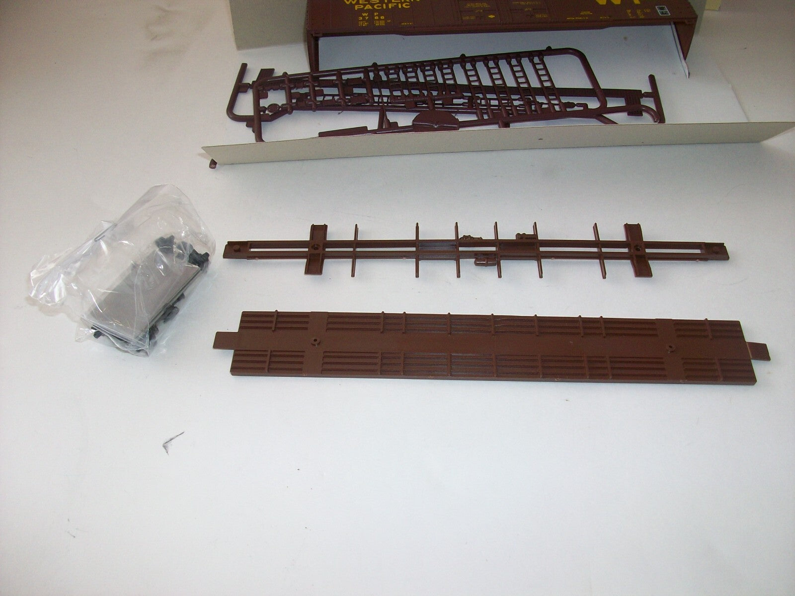 HO Scale  Con-Cor 60' Greenville Boxcat Kit "Western Pacific" Lot#3874