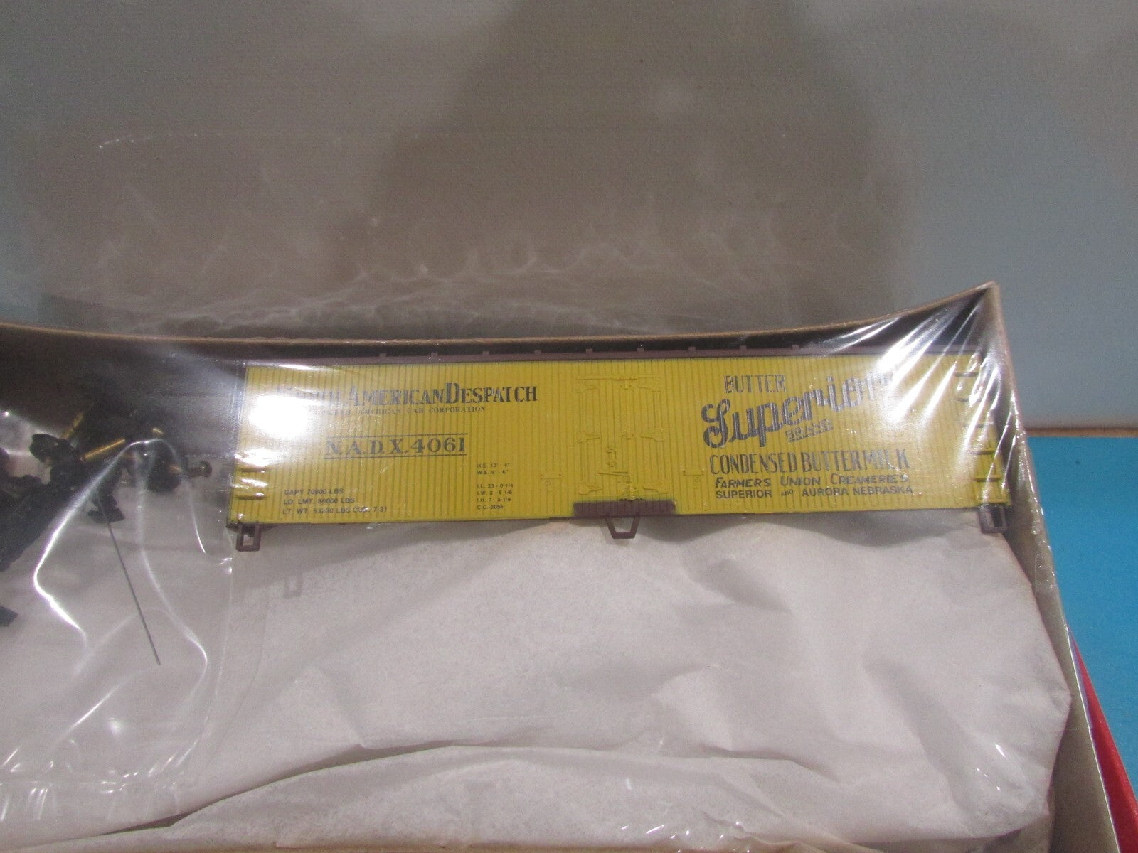 HO Scale Walthers 932-2483 (2)40' Reefer Wood End Kit "Butter Superior"Lot#1959