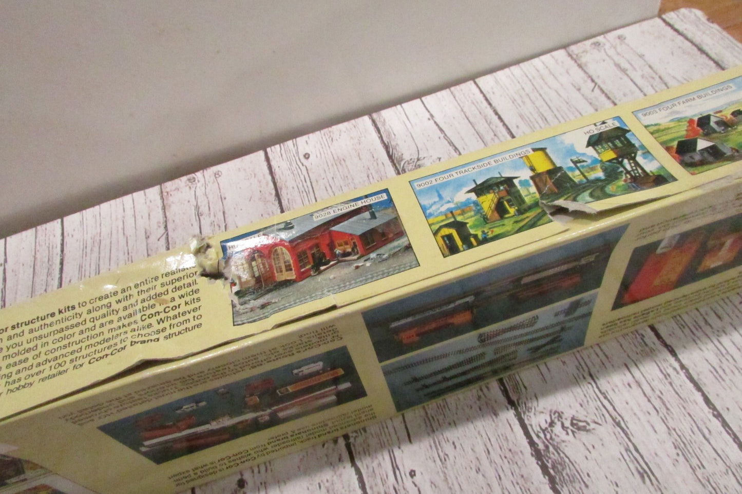 HO Scale Con-Cor (3) Royal American Shows Passenger Cars Kits  Lot#3335