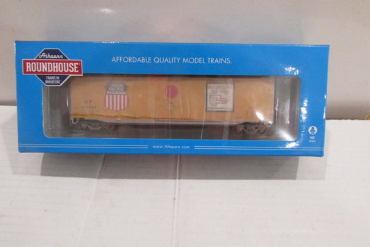 HO Scale Athearn/Roundhouse RND81469 Union Pacific 50' PD Smooth Side Box Car