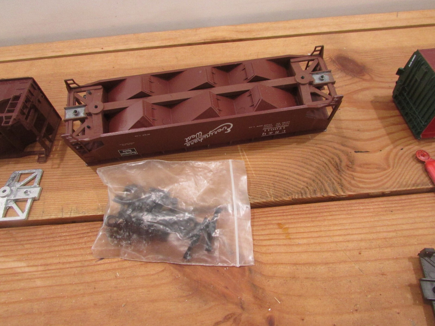 HO Scale Roundhouse & Athearn (6) Assorted Car Kits Lot#1901