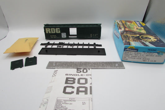 HO Scale Athearn/Bev-Bel Reading "Buy U.S. Savings Bonds 50' SD BoxCar ATH4676