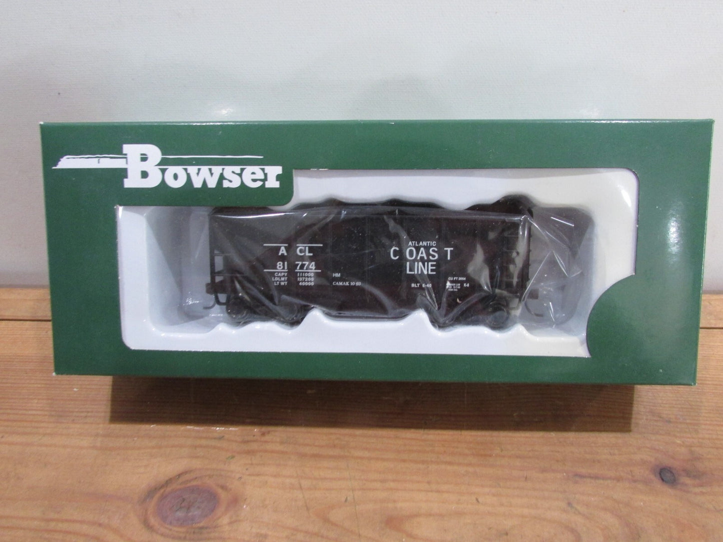 Ho Scale Bowser 41403 55Ton Fishbelly Peaked End Hopper  ACL #81774
