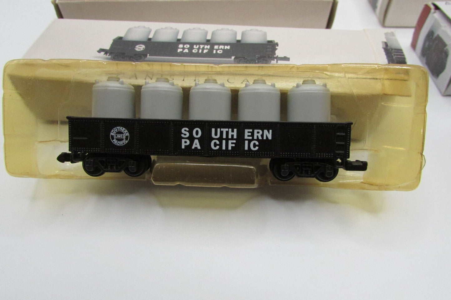 N Scale (9) Assorted Feright Cars Southern Pacific  Lot#2846