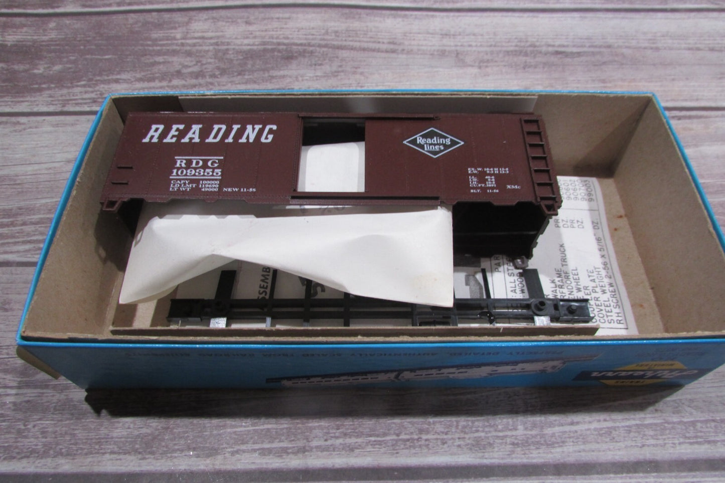 HO Scale Bev-Bel/Athearn 295-3 Reading Lines" Diamond Herald" Car Kit