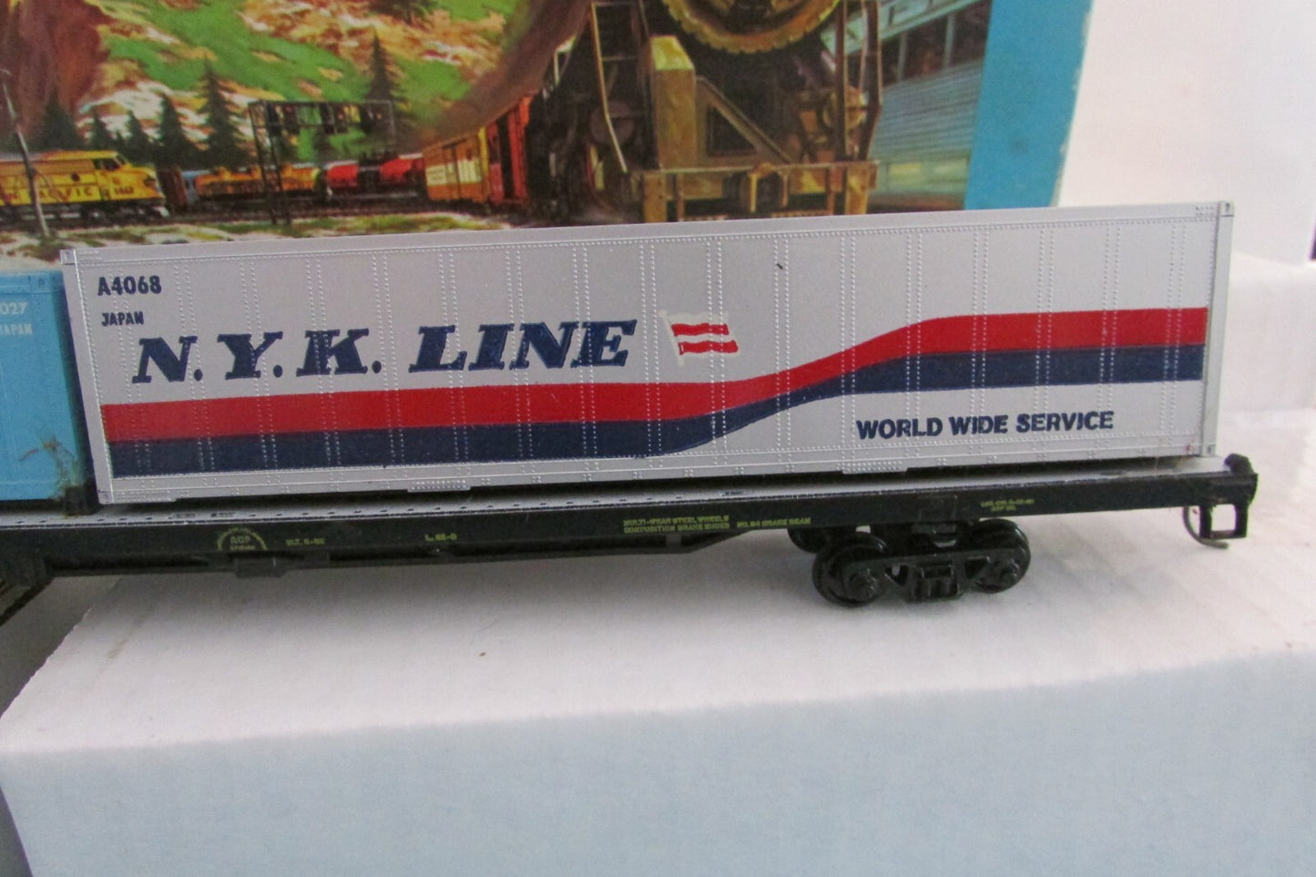 HO Scale Athearn C&O 85ft Flat Car with 3 Containers Lot#2637