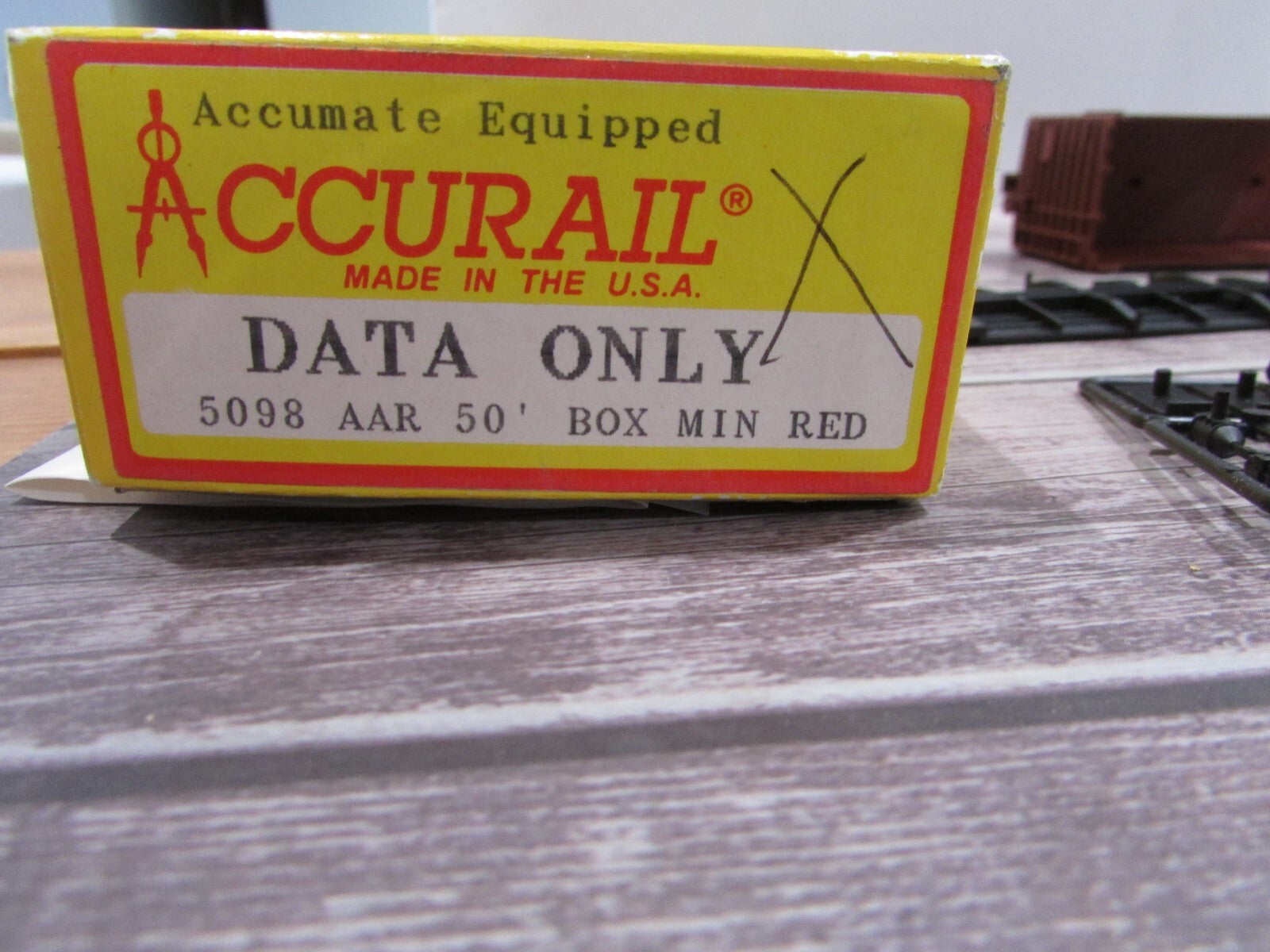 HO Scale  Accurail 5098 AAR 50' Box Car Mineral Red Only DATA
