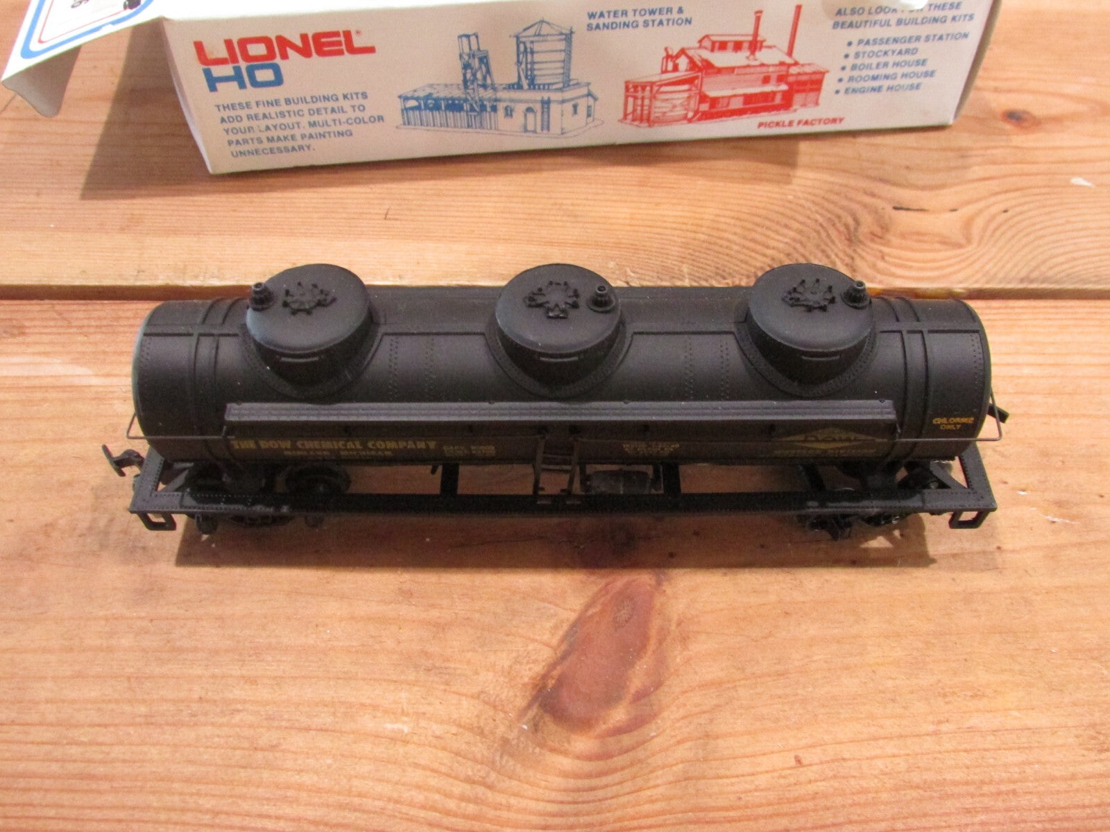 HO Scale Vintage Lionel 5-8516 Dow Tank Car Lot#0750