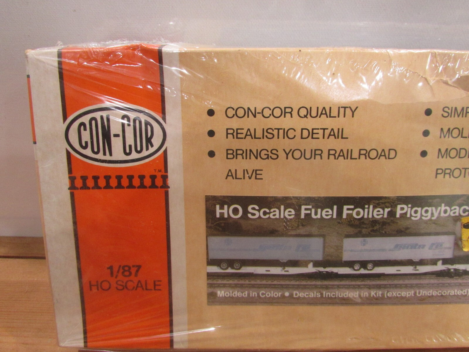 HO Scale  0001-002903 ADD-ON kit Con-Cor Fuel Foiler SF 3 Center Cars Lot#1041