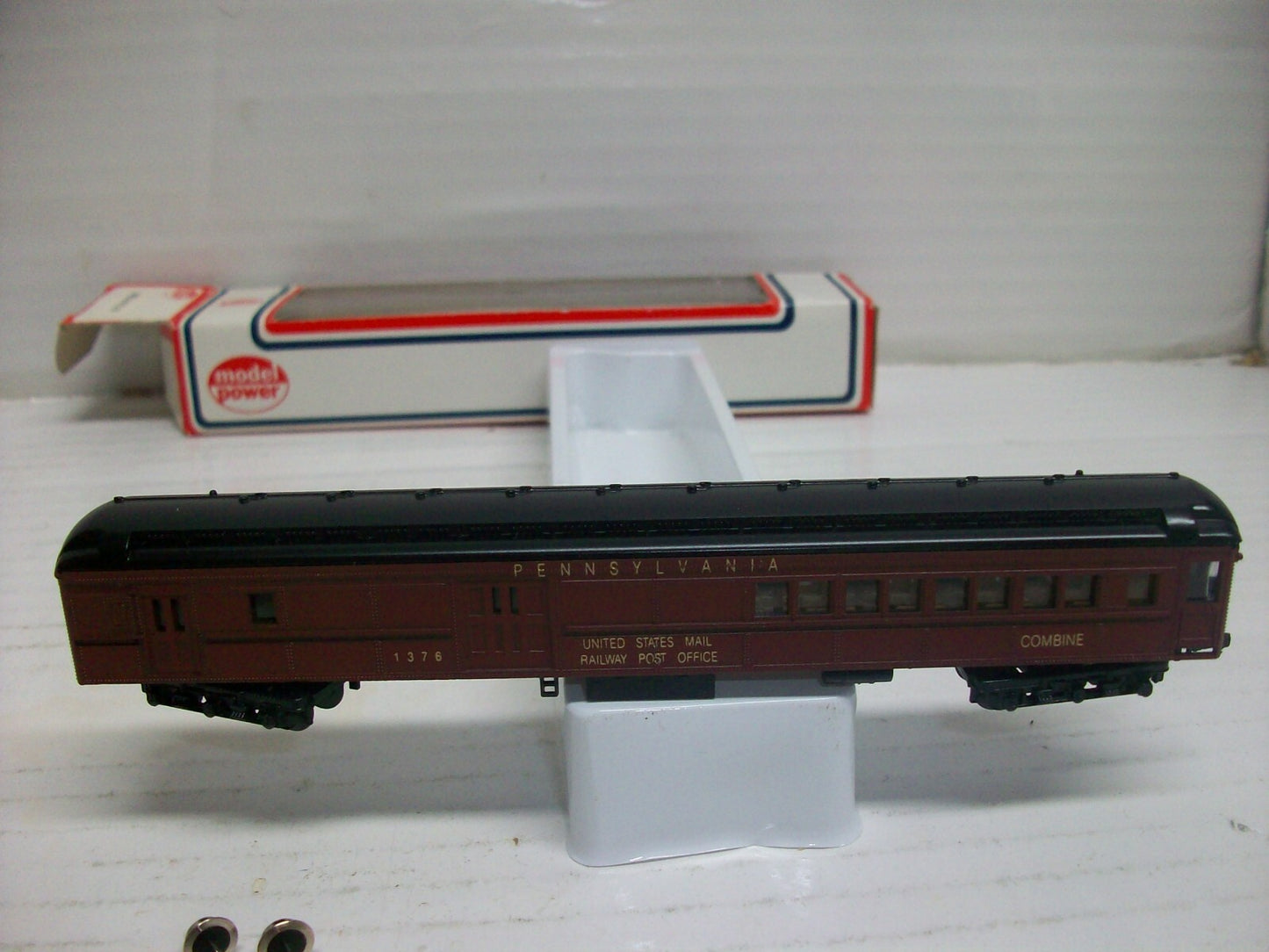 N Scale Model Power 8626 Combine Passenger Cars "Pennsylvania "