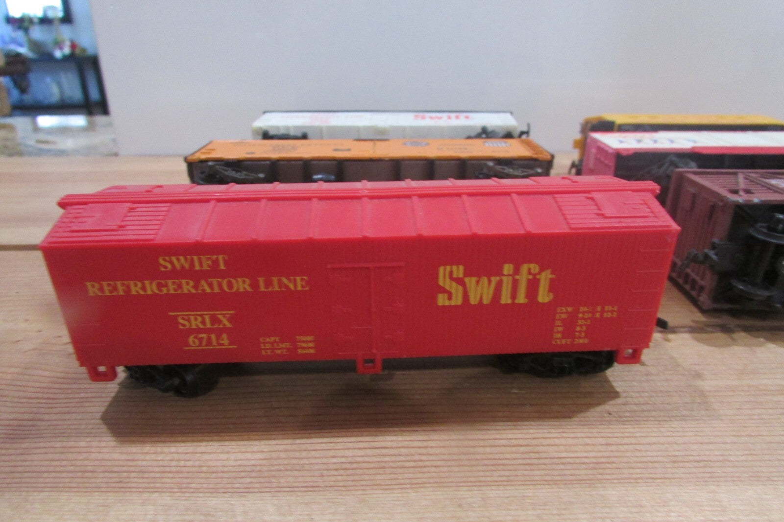 HO Scale (6) Assorted Freights Cars Lot#0329