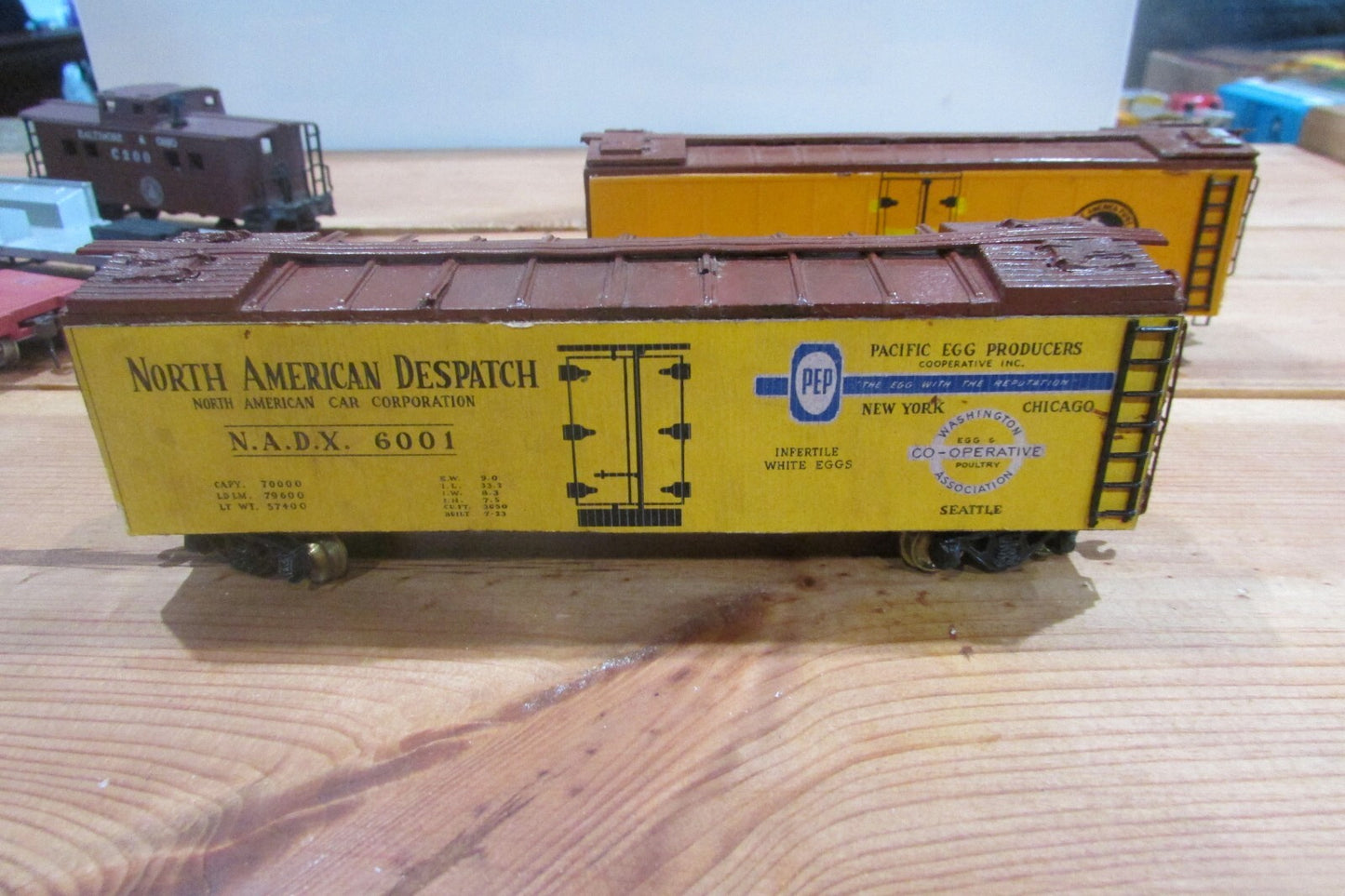 HO Scale (5) Assorted Freight Cars LOT#0148
