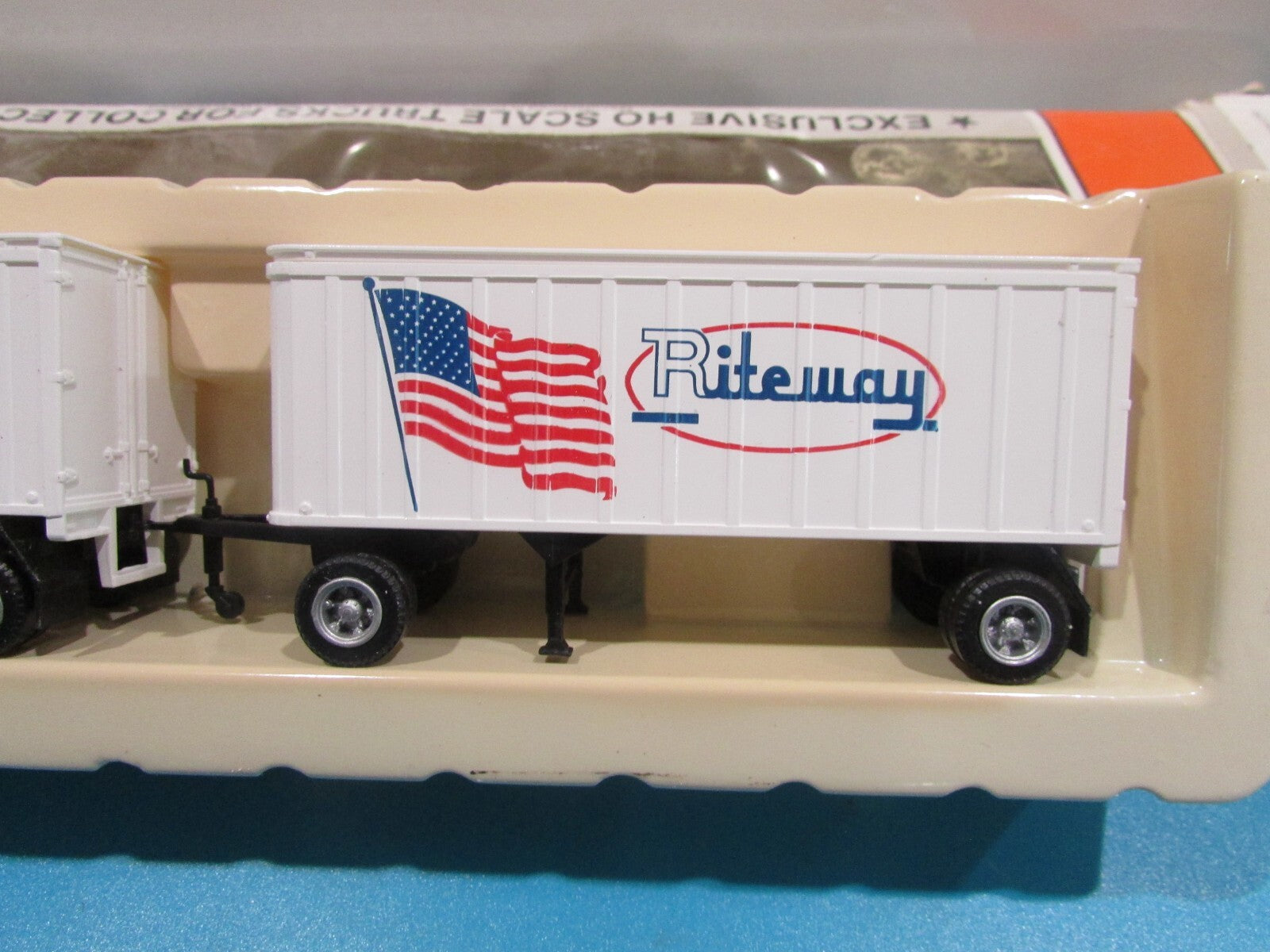HO Scale Con-Cor Tractor + 27' Twin Trailer Rite Way Truck  Lot#1758