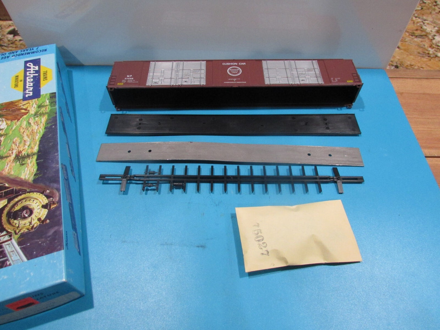 HO Scale Athearn 1989 86ft Hi Cube Box Car Missouri Pacific #272018  Lot#1288