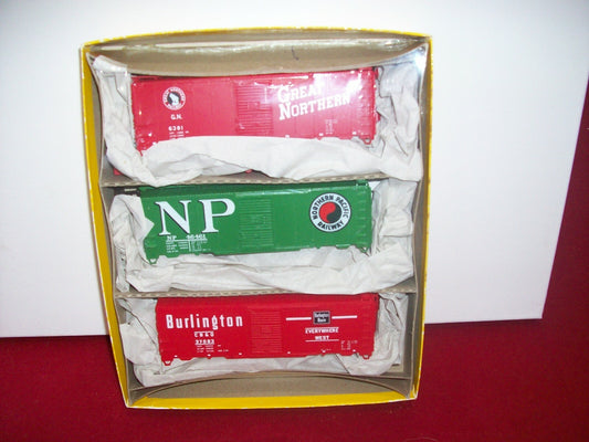 HO Scale Accurail #3323 3pack CB&Q,GN,NP Box Car New Kits Lot#3980
