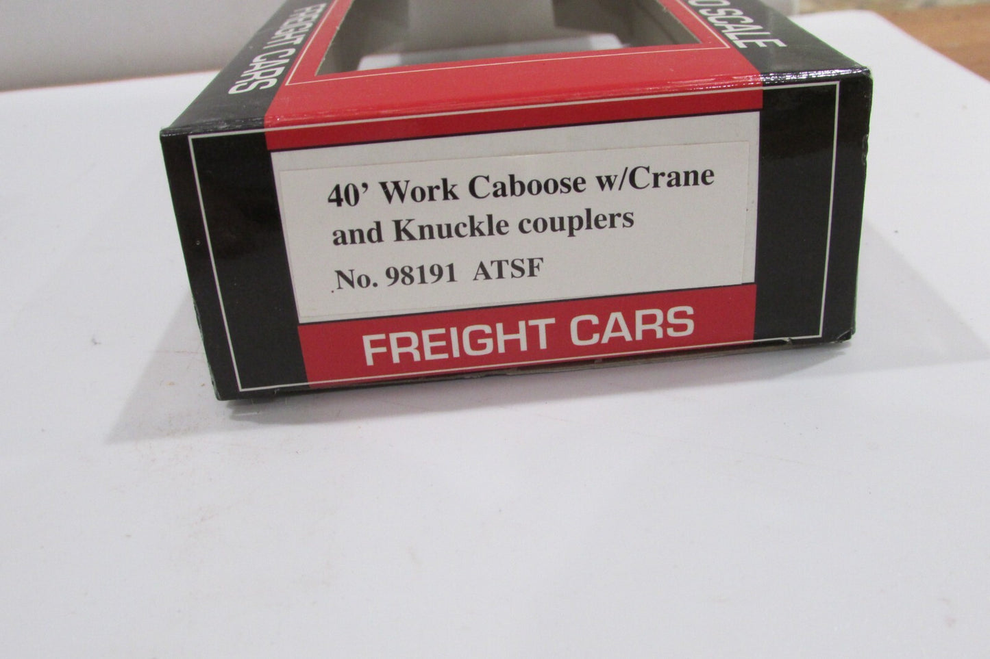 HO Scale Model Power 98191 40' Work Caboose w/Crane ATSF
