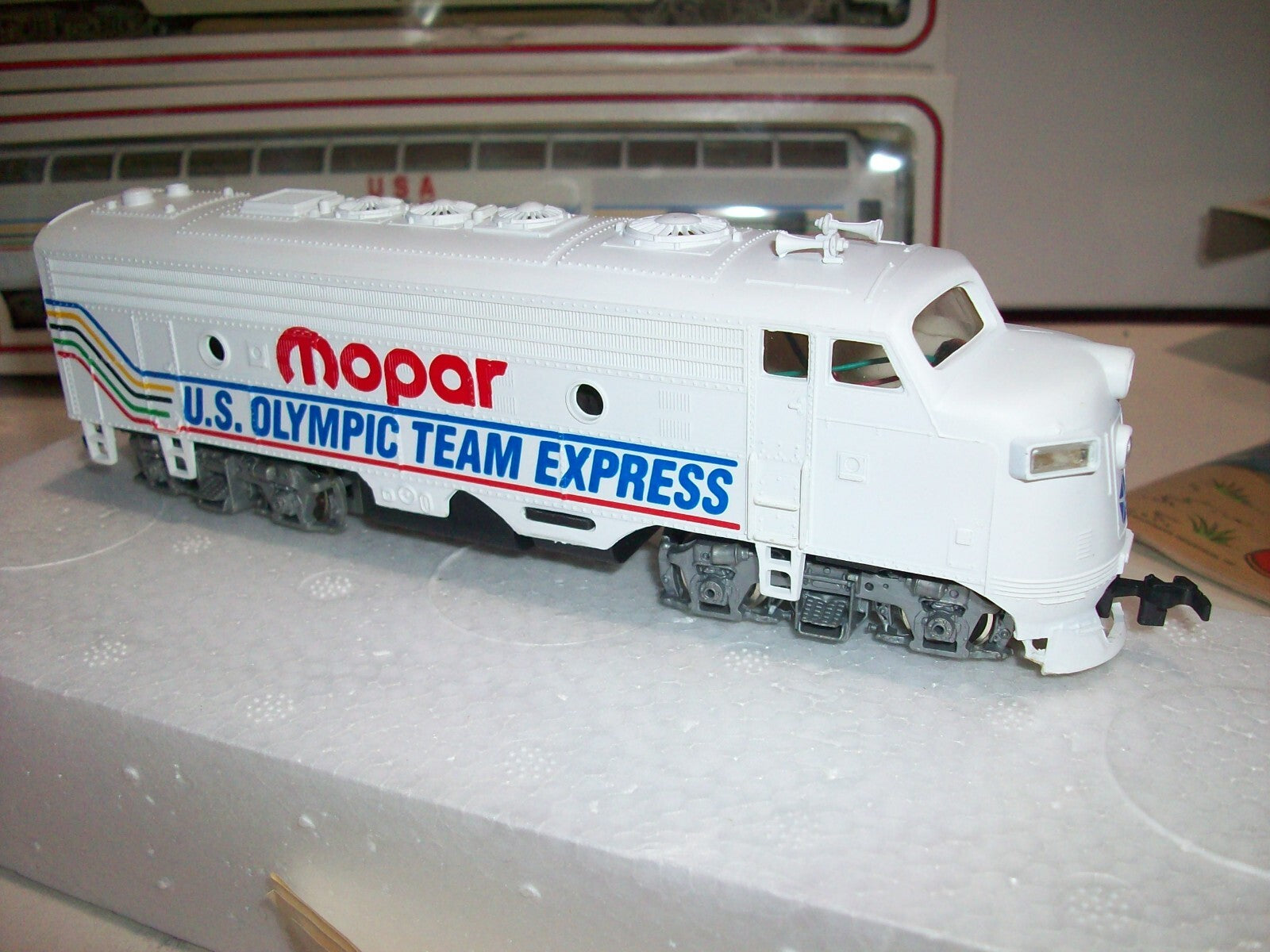HO Scale Limited Edition Collectors Set US Olympic Team Barcelona 1992 Lot#4124
