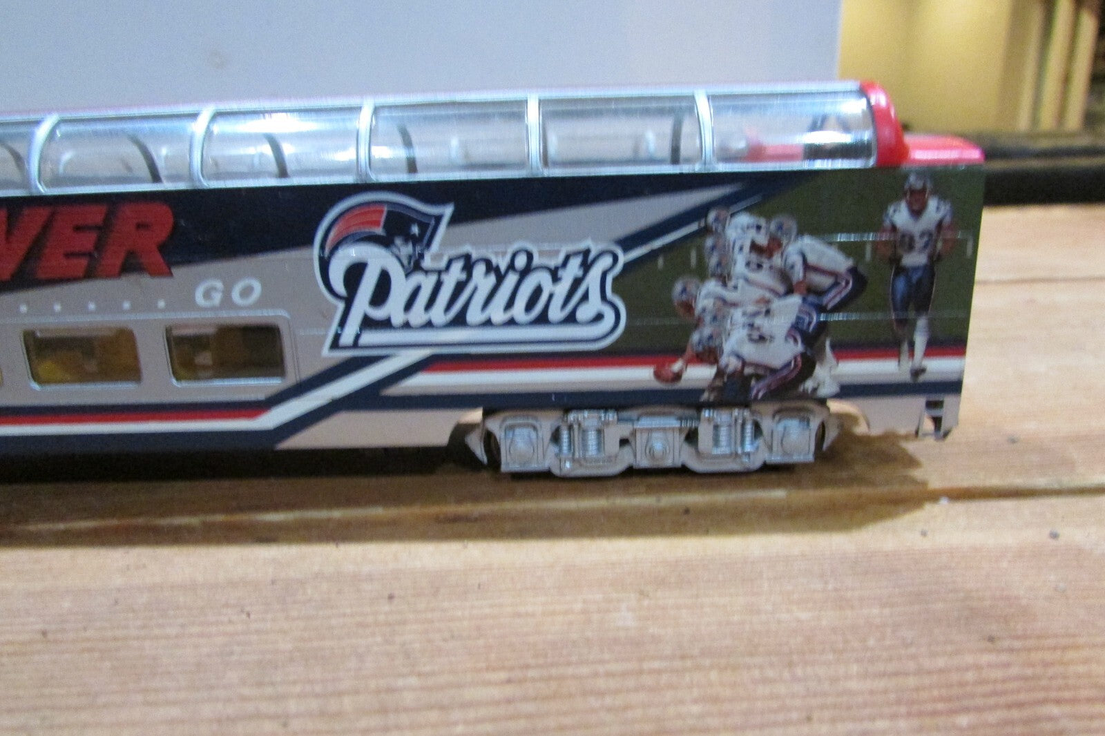 HO Scale Bachmann (2)  Hawthorne Village Patriot's Passenger Cars Lot#4135