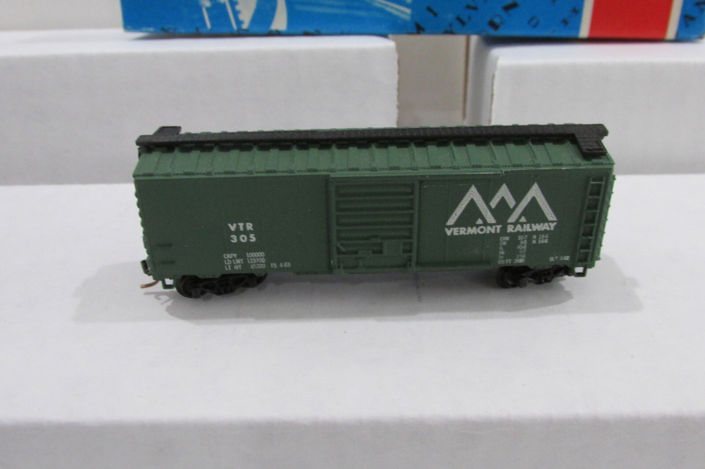 N Scale Con-Cor  1001-Q Vermont 40' Steel  Box Car