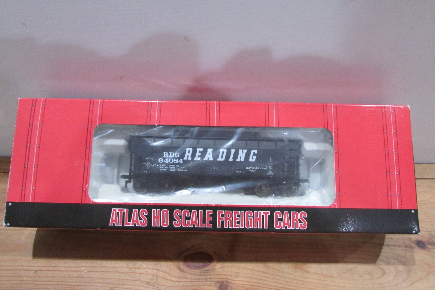 HO Scale Atlas 1860 2 Bay Offset Side Hopper READING #64084 Lot#4216