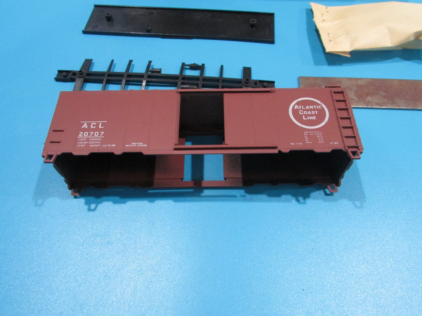 HO Scale Athearn 5001 40ft Boxcar Kit Atlantic Coast Line Kit