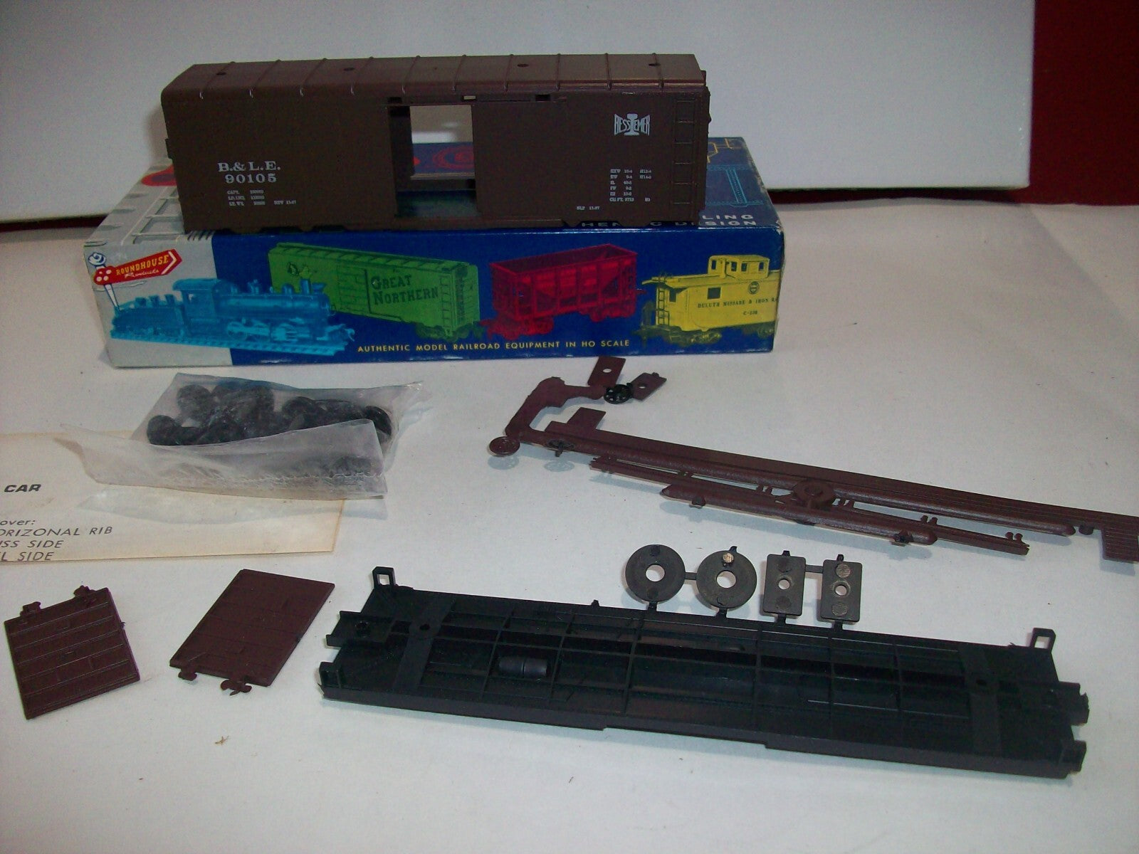 HO Scale Roundhouse 1082 Roundtop Boxcar B.& L.E Car KIT Lot#0554
