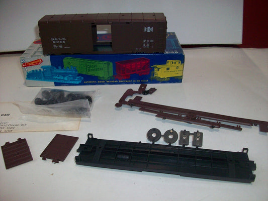 HO Scale Roundhouse 1082 Roundtop Boxcar B.& L.E Car KIT Lot#0554