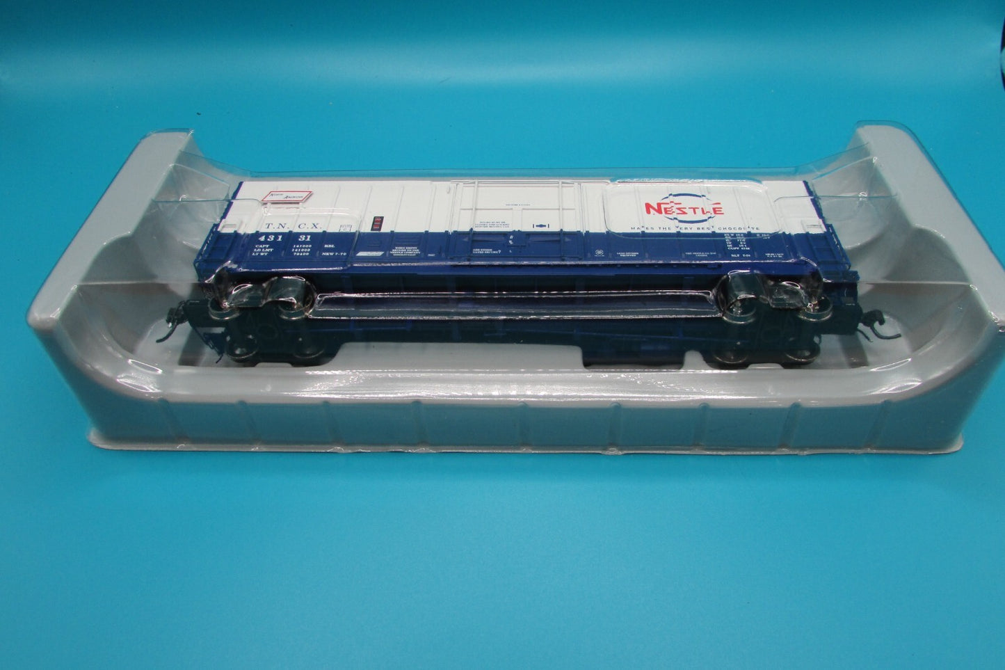 HO Scale Athearn G4338 50' P.C&F. Box Car Ext Post 10'-6' Plug Door  Lot#4418
