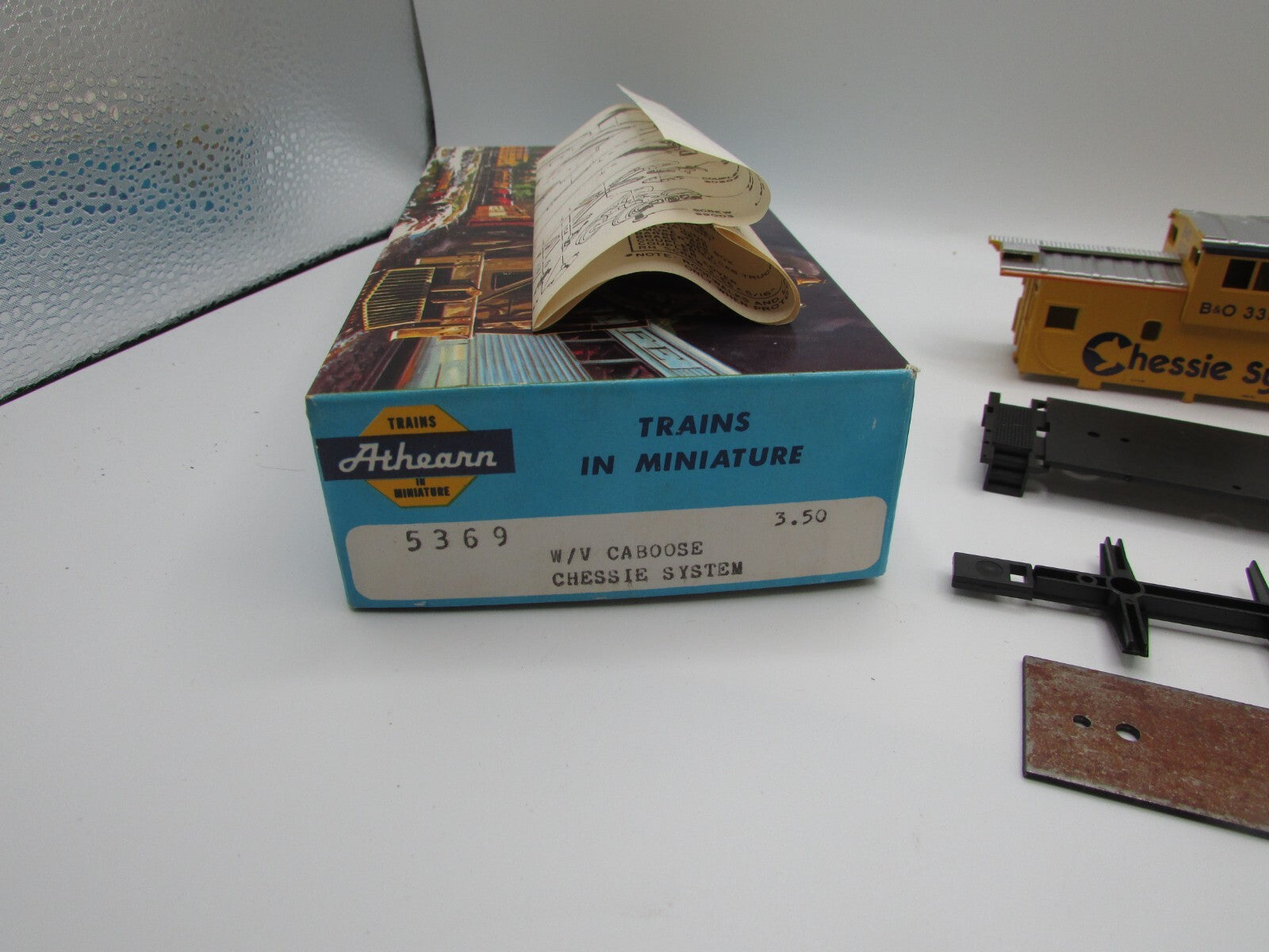 HO Scale Athearn 5369 Window Vision Caboose Chessie System ATH4680