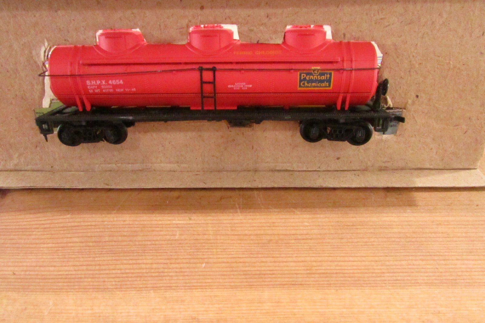 HO Scale AHM 5480J 3 Dome Tank Car Penn Salt Chemicals