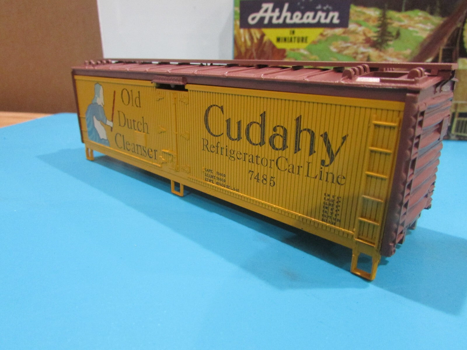 HO Scale Athearn 5208 Old Ductch Cleanser Reefer Car Kit Lot#0926