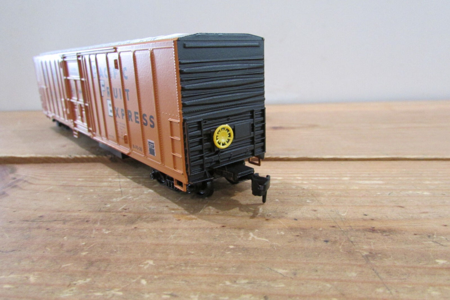 HO Scale Deatails West Models 50' Plug Door Box Car PFE Lot#4716