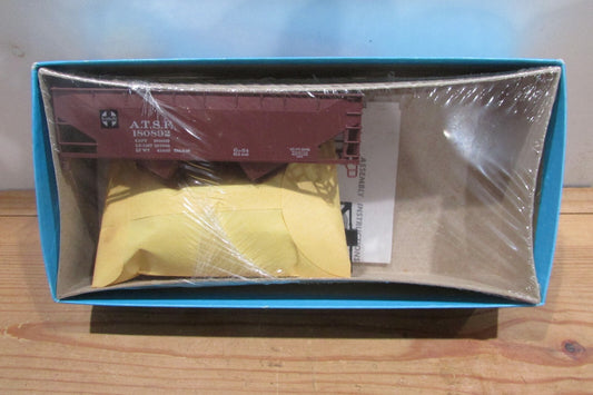 Ho Scale Athearn 5401 34ft o/s Hopper Santa Fe Kit  ATH4493